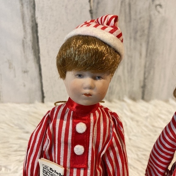 Christmas Holiday Set of 2 Porcelain Dolls - Picture 2 of 8